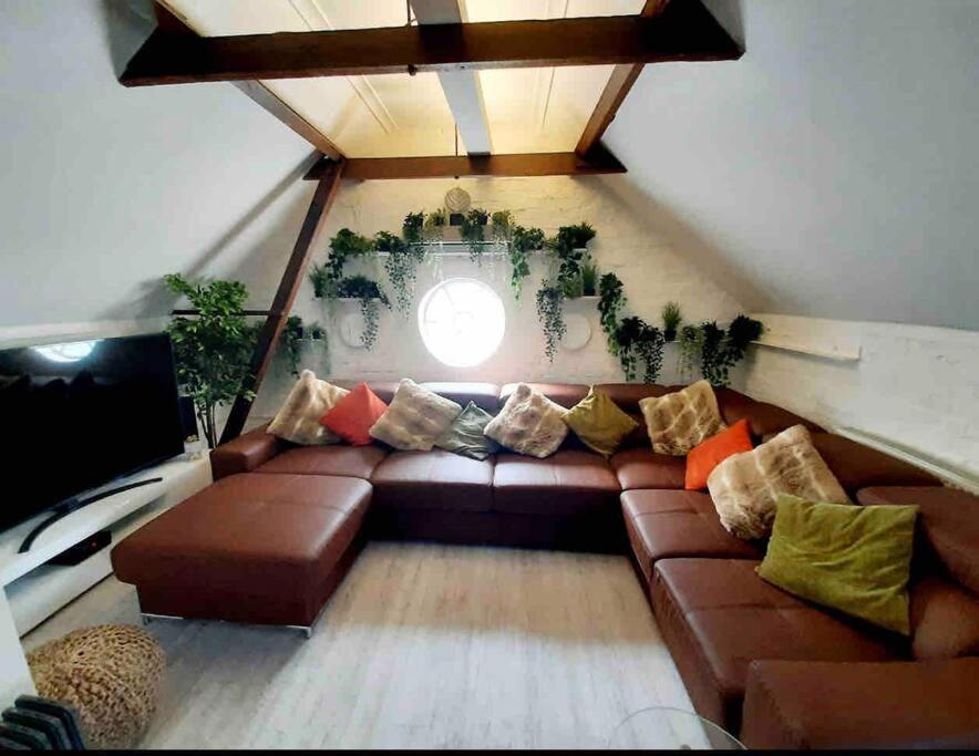 Lovely 1-Bedroom Serviced Apartment In Deal, Kent Экстерьер фото